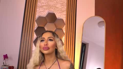 GoldenAmberX online show from February 13, 7:04 am