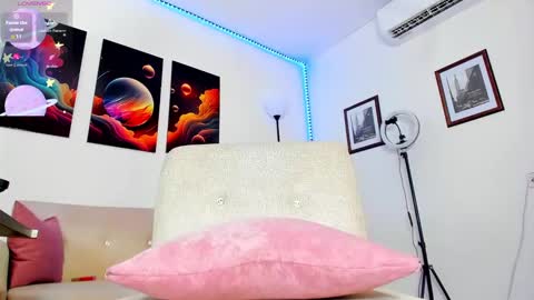 Snapshot of goldenhugecocktss chatting on December 19, 8:13 am May smith online show from December 19, 8:13 am