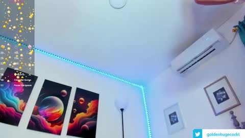 Snapshot of goldenhugecocktss chatting on February 24, 6:05 am May smith online show from February 24, 6:05 am