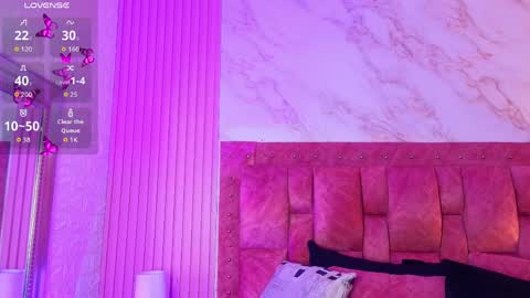 goldilockss15 online show from April 9, 11:15 am