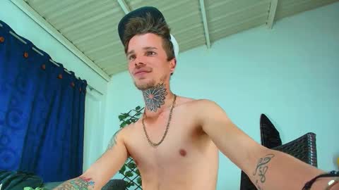 Snapshot of goldy_loyal99 chatting on September 15, 11:54 am Goldy Loyal93 online show from September 15, 11:54 am