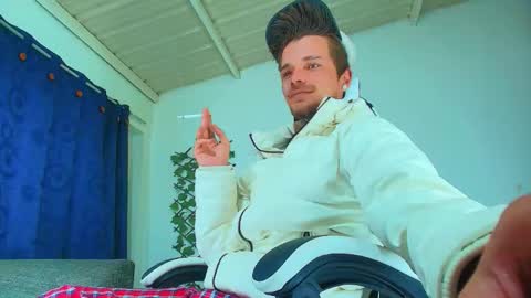 Snapshot of goldy_loyal99 chatting on October 1, 6:08 am Goldy Loyal93 online show from October 1, 6:08 am