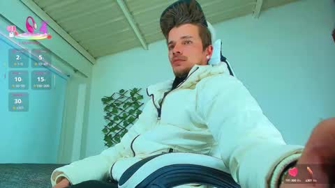 Snapshot of goldy_loyal99 chatting on October 3, 11:29 am Goldy Loyal93 online show from October 3, 11:29 am