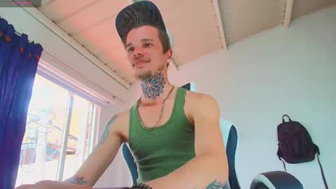 Snapshot of goldy_loyal99 chatting on October 9, 4:38 pm Goldy Loyal93 online show from October 9, 4:38 pm