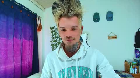 Goldy Loyal93 online show from February 26, 3:22 pm