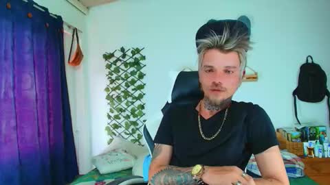 Goldy Loyal93 online show from March 5, 4:58 pm