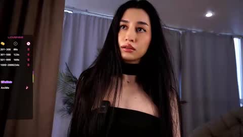 Snapshot of goldygrillz chatting on October 14, 3:18 am angel online show from October 14, 3:18 am