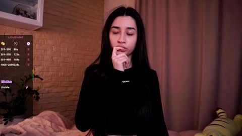 Snapshot of goldygrillz chatting on October 26, 1:55 am angel online show from October 26, 1:55 am