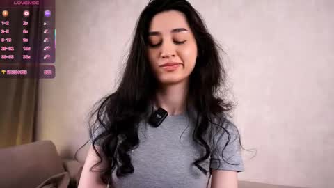 Snapshot of goldygrillz chatting on November 13, 3:27 am angel online show from November 13, 3:27 am