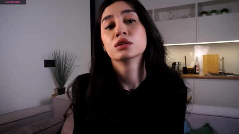 Snapshot of goldygrillz chatting on November 18, 3:56 am angel online show from November 18, 3:56 am