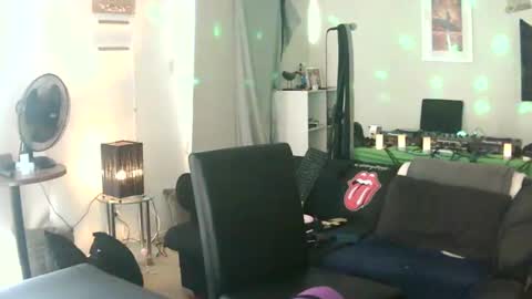 Snapshot of goldyguy011 chatting on February 14, 5:09 am goldyguy011 online show from February 14, 5:09 am