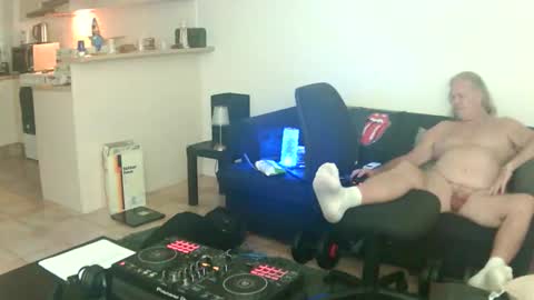 goldyguy011 online show from May 25, 6:41 am