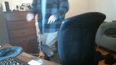 Snapshot of goleafzgo chatting on December 8, 10:57 pm goleafzgo online show from December 8, 10:57 pm