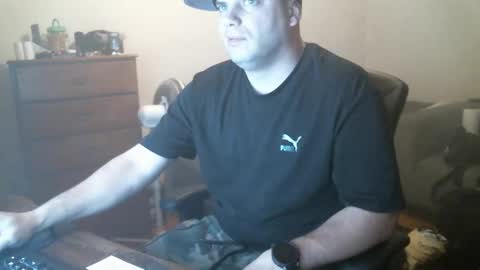 Snapshot of goleafzgo chatting on February 1, 6:32 am goleafzgo online show from February 1, 6:32 am