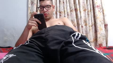 Snapshot of gollfather97 chatting on February 6, 3:09 pm julin Andrs online show from February 6, 3:09 pm