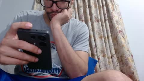 Snapshot of gollfather97 chatting on February 17, 2:20 am julin Andrs online show from February 17, 2:20 am