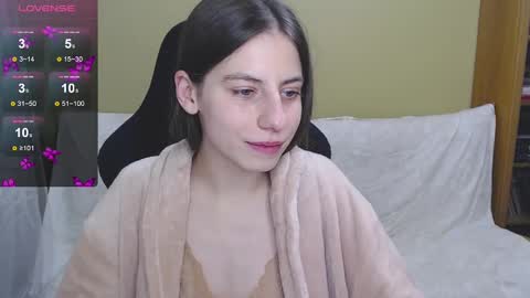 Snapshot of good__night chatting on December 24, 6:28 pm Elizabeth Effie online show from December 24, 6:28 pm