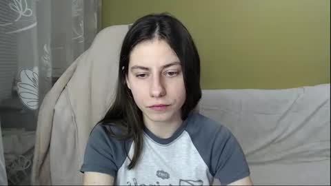 Snapshot of good__night chatting on January 6, 6:11 pm Elizabeth Effie online show from January 6, 6:11 pm