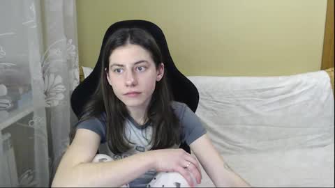 Snapshot of good__night chatting on February 15, 5:42 pm Elizabeth Effie online show from February 15, 5:42 pm