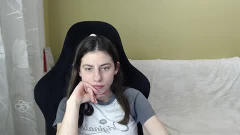 Snapshot of good__night chatting on February 26, 5:34 pm Elizabeth Effie online show from February 26, 5:34 pm