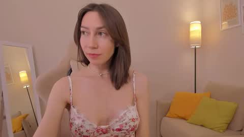 Good GlamorGirl online show from February 25, 4:00 am