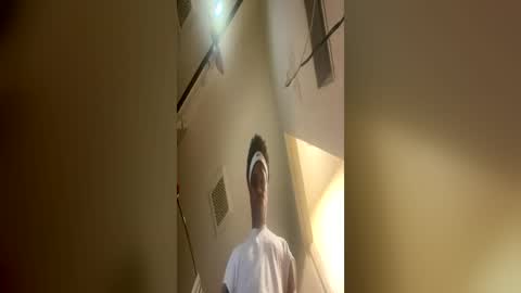 gooddickdude106428 online show from June 22, 6:27 pm