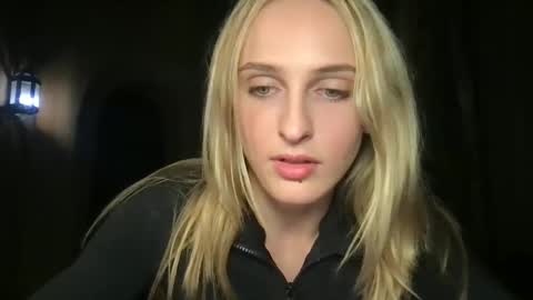 Snapshot of goodgirlliv chatting on September 14, 8:46 am goodgirlliv online show from September 14, 8:46 am