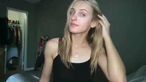 Snapshot of goodgirlliv chatting on September 22, 11:40 pm goodgirlliv online show from September 22, 11:40 pm