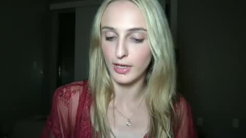 Snapshot of goodgirlliv chatting on September 27, 2:16 am goodgirlliv online show from September 27, 2:16 am