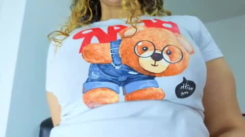 Goodgirlxxxl online show from April 21, 11:40 pm