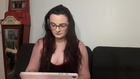 goodgrl1799 online show from January 7, 10:23 pm