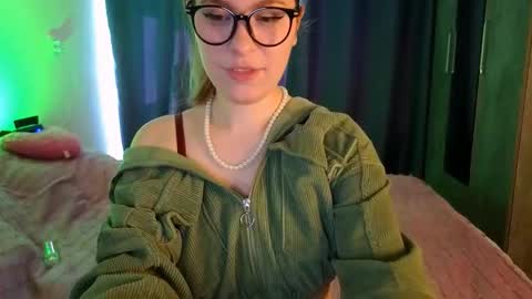 Snapshot of goodlool chatting on March 6, 11:17 am goodlool online show from March 6, 11:17 am