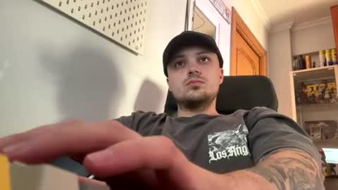 Snapshot of goodreno chatting on July 19, 2:10 pm goodreno online show from July 19, 2:10 pm