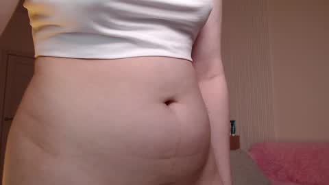 Snapshot of goose_pagoda chatting on June 1, 7:37 pm Yulia 24 online show from June 1, 7:37 pm