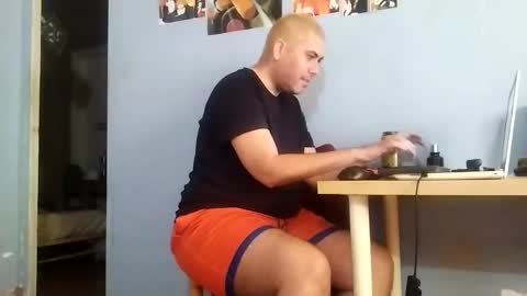 Snapshot of gorak32 chatting on January 13, 3:39 pm GoraK online show from January 13, 3:39 pm