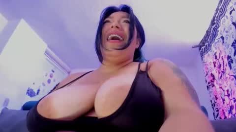 Snapshot of gorditalivability chatting on November 4, 5:45 pm brenda online show from November 4, 5:45 pm