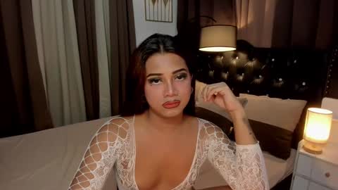 Snapshot of gorgeous_dark_luna chatting on January 5, 5:09 pm RIANA online show from January 5, 5:09 pm