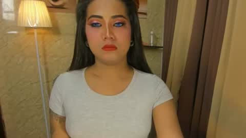 Snapshot of gorgeous_dark_luna chatting on July 13, 5:49 pm RIANA online show from July 13, 5:49 pm