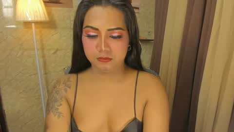Snapshot of gorgeous_dark_luna chatting on July 24, 6:28 pm RIANA online show from July 24, 6:28 pm