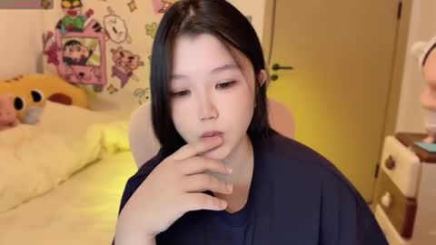 gorgeous girl33 online show from October 24, 9:00 pm