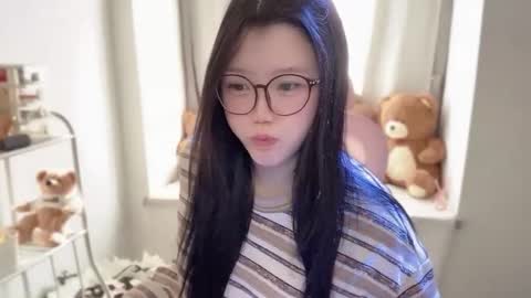 gorgeous girl33 online show from January 7, 1:19 am