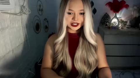 Snapshot of gorgeousamandarose chatting on December 25, 7:14 am Amanda rose online show from December 25, 7:14 am