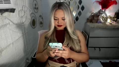 Snapshot of gorgeousamandarose chatting on February 15, 1:38 pm Amanda rose online show from February 15, 1:38 pm