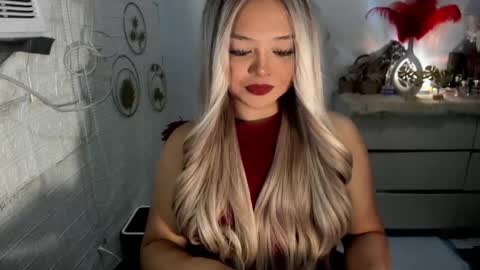 Snapshot of gorgeousamandarose chatting on February 17, 5:10 pm Amanda rose online show from February 17, 5:10 pm