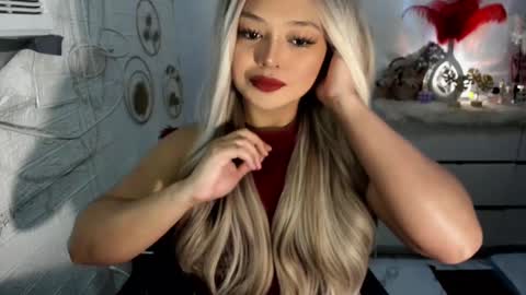 Snapshot of gorgeousamandarose chatting on February 18, 4:26 pm Amanda rose online show from February 18, 4:26 pm