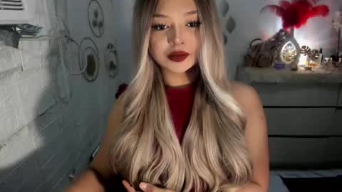 Snapshot of gorgeousamandarose chatting on March 11, 3:05 am Amanda rose online show from March 11, 3:05 am