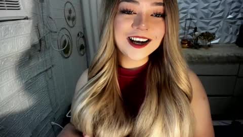 Snapshot of gorgeousamandarose chatting on October 12, 3:27 am Amanda rose online show from October 12, 3:27 am