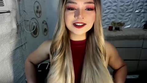 Snapshot of gorgeousamandarose chatting on October 22, 1:50 am Amanda rose online show from October 22, 1:50 am