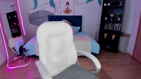 Alice online show from December 18, 7:20 pm