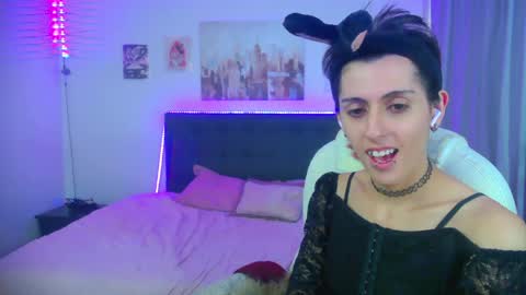 goth_minerva online show from April 14, 1:50 pm